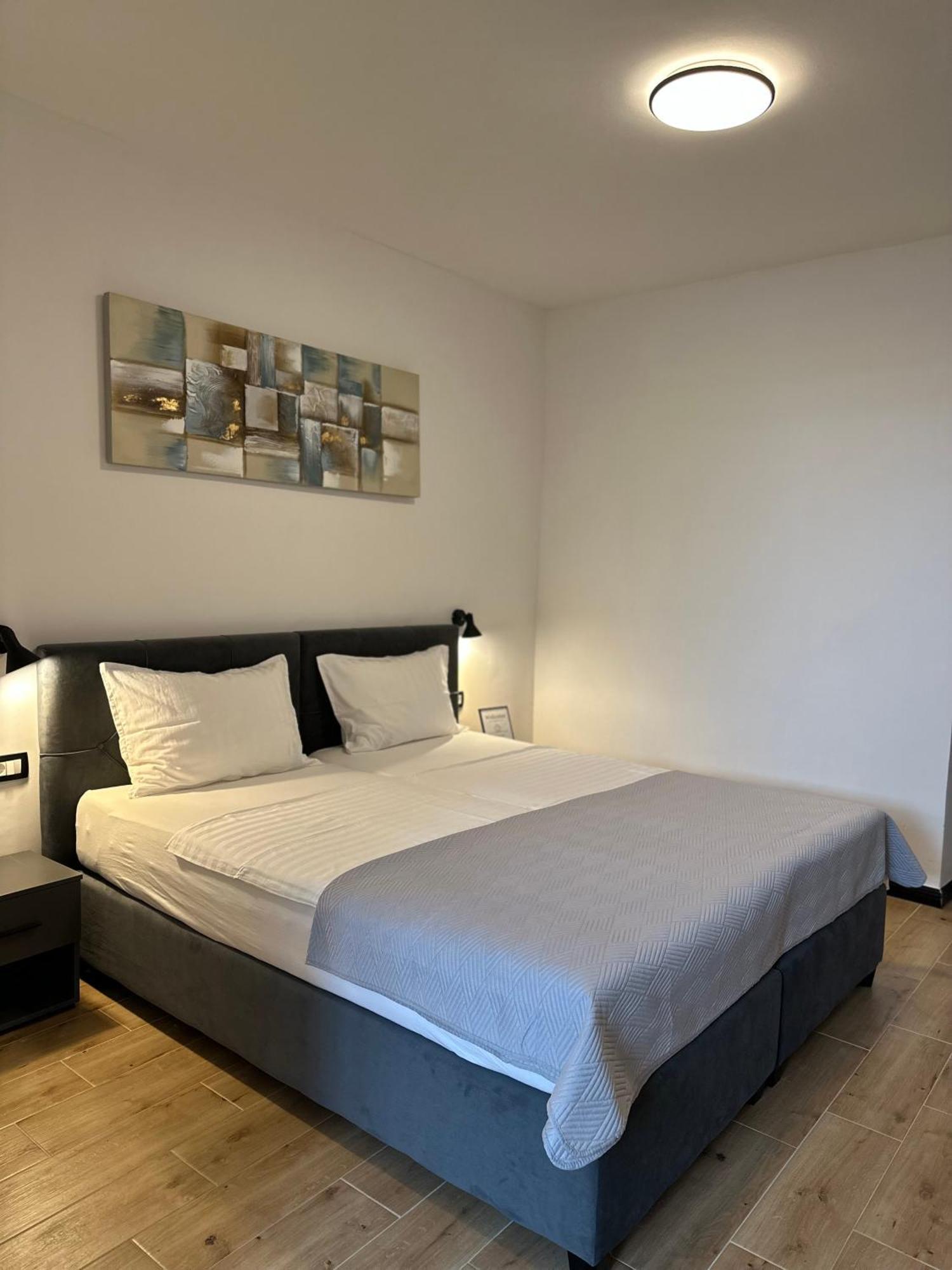 Crolivia Apartments Near Arena, Center Of PUY מראה חיצוני תמונה