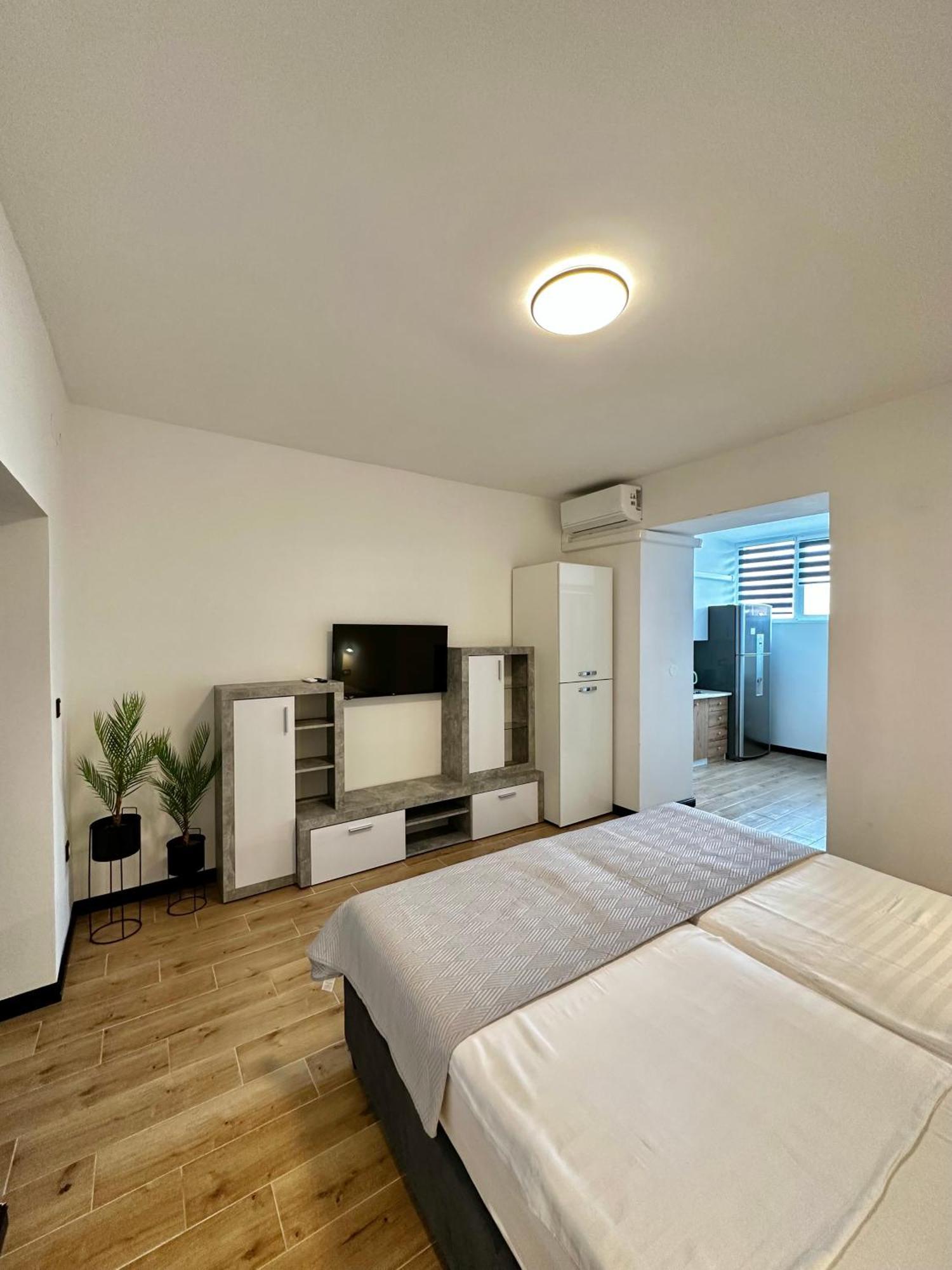 Crolivia Apartments Near Arena, Center Of PUY מראה חיצוני תמונה